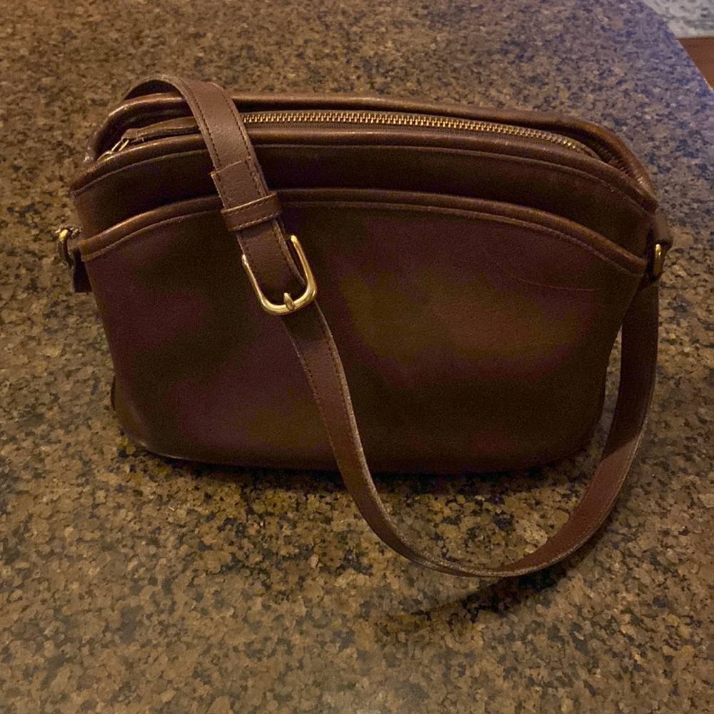 Vintage Coach Anderson bag. Style 9976 brown leather shoulder bag